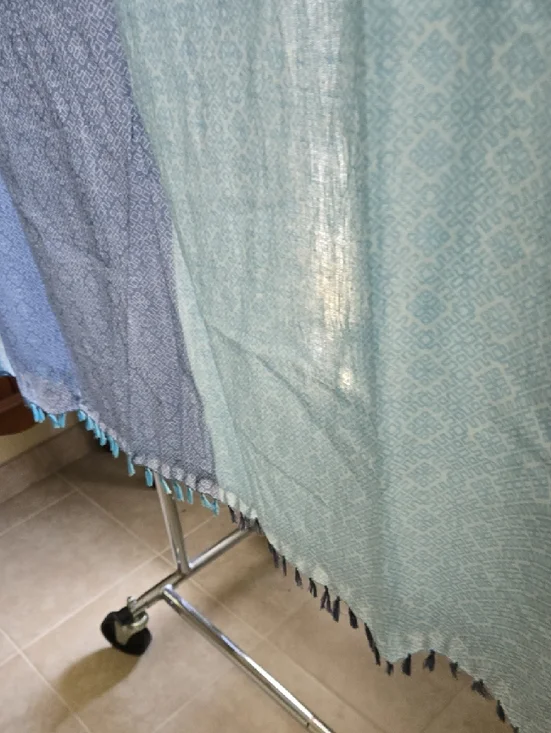 chic Blue Ombre Tassel Scarf with Geometric Print - Picture 5 of 5